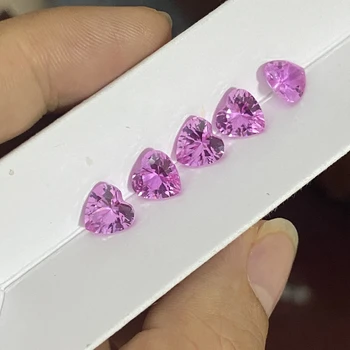 В продажба розово-розов синтетичен корудум във формата на сърце 2 # с скъпоценни камъни